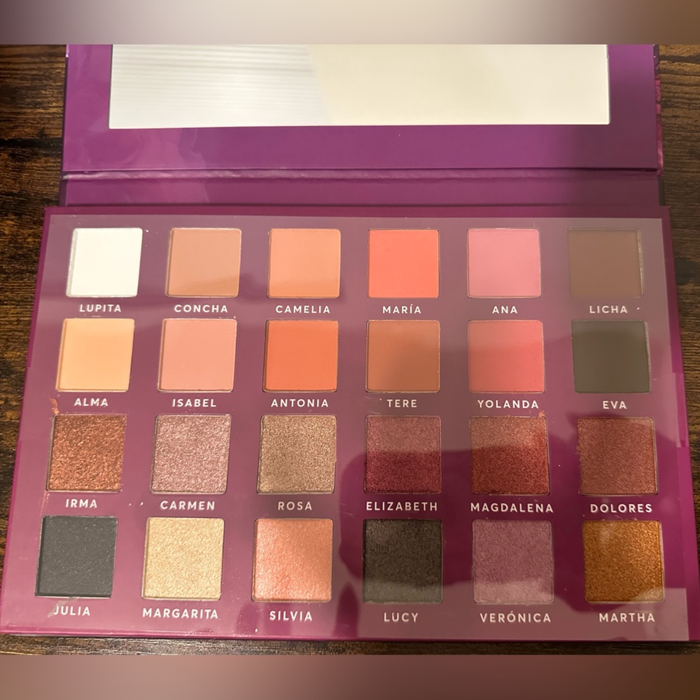 Eyeshadow palette